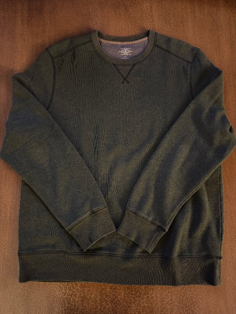 G.H. Bass Solid Green Sweatshirt Size Large